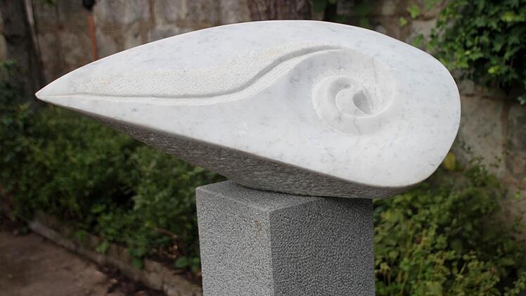 Auch Bildhauer stellten ihre Werke aus.