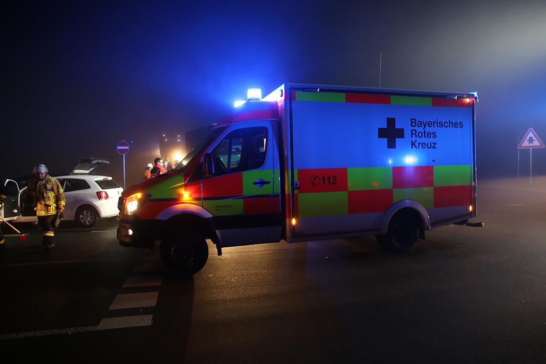 Oberfranken: Schwerverletze nach Frontalcrash an Autobahnauffahrt