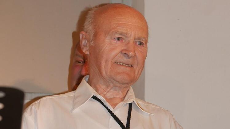 "Nein, ich werde nicht müde, zu singen", versicherte Horst Martin, der seit 70 Jahren mit 88 Lebensjahren im Chor singt.
