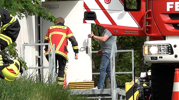 Feuer im Gewerbegebiet: Biogroßhändler Dennree betroffen