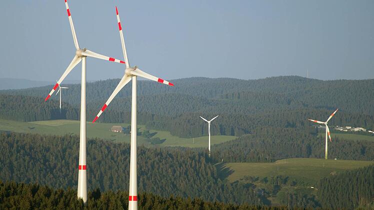 Jetzt ist klar, wo in der Region Main-Rhön Windräder gebaut werden können. Foto: dpa