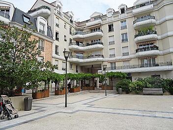 Der "Place de Forchheim" in Le Perreux Fotos: Reinhold Otzelberger