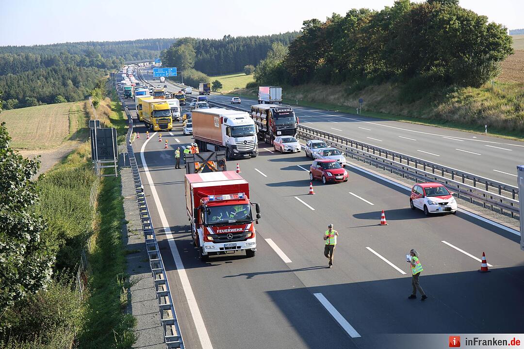 Drei Verletzte nach Unfall auf der A9 bei Leupoldsgruen