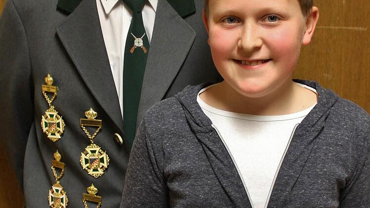 Trainer Marko Friedrich und Raphael Weigand Teilnehmer der Bayerischen Meisterschaft im Bogenschießen. Foto: Werner Vogel