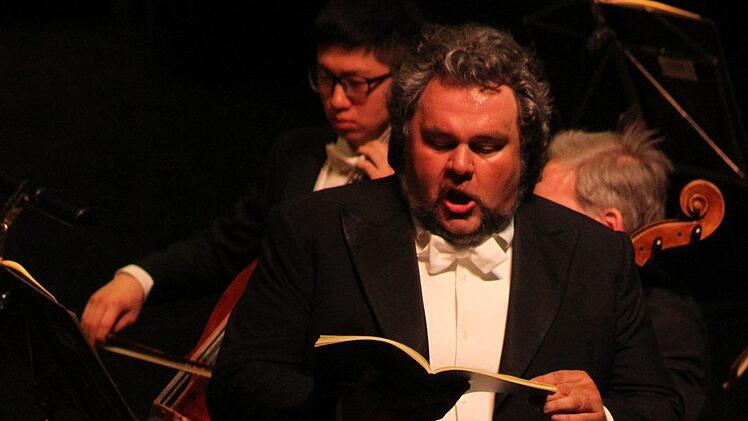 Bei der musikalischen Interpretation der Walpurgisnacht setzte vor allem Uwe Schenker-Primus gelungene solistische Akzente. Foto: Sonny Adam
