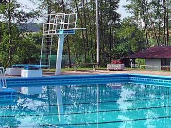 Das Himmelkroner Freibad ist sanierungsbedürftig. Foto: Archiv