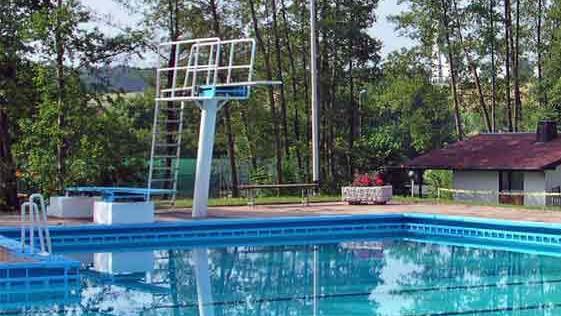 Das Himmelkroner Freibad ist sanierungsbedürftig. Foto: Archiv
