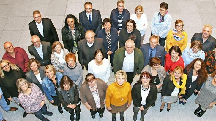 Sie gehören der HUK-Coburg seit 40 Jahren an.  Fotos: Desombre