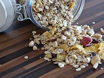 Der Hersteller Flying Tiger ruft Müsli-Mix und Bananen-Chips zurück. Symbolbild.