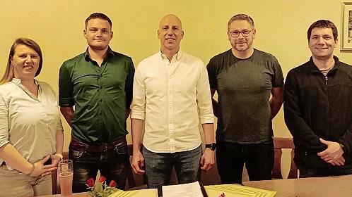 Die Führungsriege des Karnevalsverein Blau-Weiß Elfershausen: (v.l.) Schriftführerin Petra Herrmann, 2. Gesellschaftspräsident Ivo Hauer, 1. Gesellschaftspräsident Jürgen Seit, 1. Kassier Alexander Landgraf und 2. Kassier Frank Roth