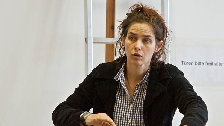 Anna-Sophie Brüning dirigiert das Mitmachkonzert am Sonntag (11 Uhr) im Coburger Landestheater.