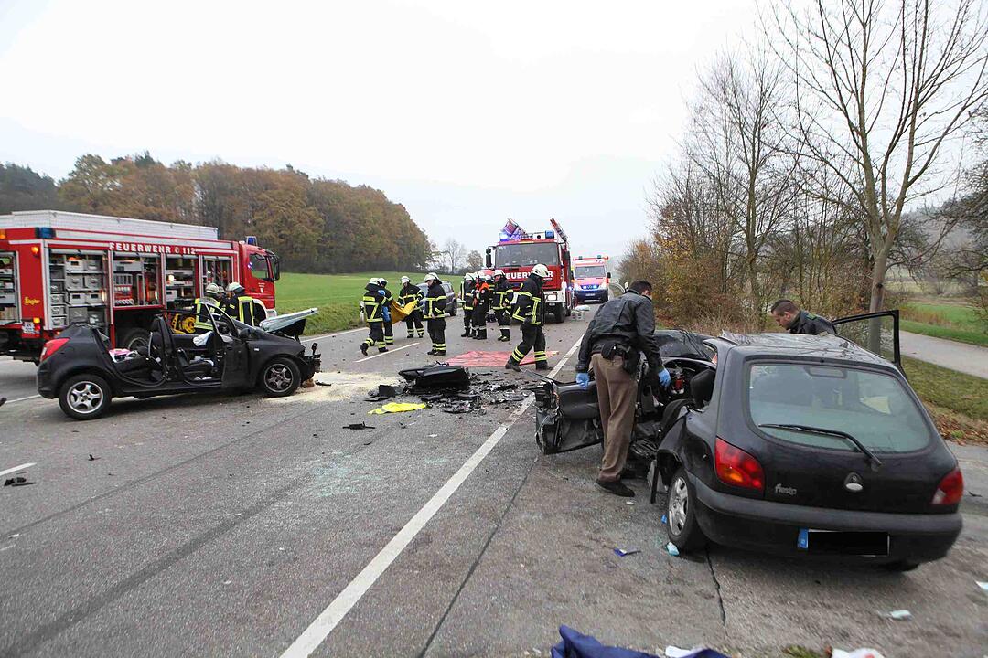 Ansbach: Frontalcrash - zwei Schwerverletzte
