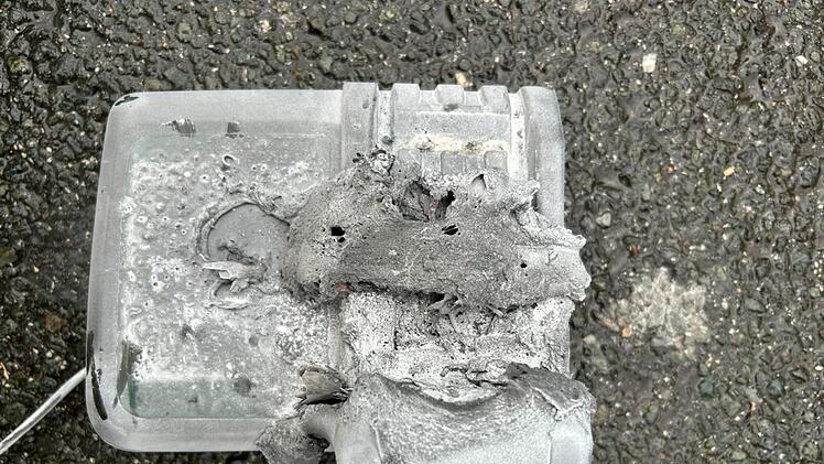 Neustadt: Explosion, Rettung aus Hochhaus, Schlangenalarm - Feuerwehr berichtet von verrücktem Tag
