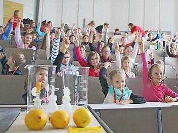 Das Küchenlabor begeisterte Jungen und Mädchen gleichermaßen. Fotos: Christiane Lehmann