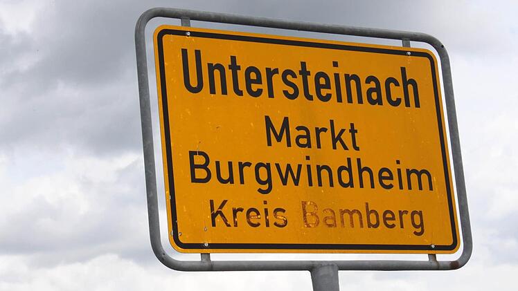 Im Burgwindheimer Gemeindeteil Untersteinach landete Gemeinderat Arnholdt bei einer Auseinandersetzung im Graben. Foto: Anette Schreiber
