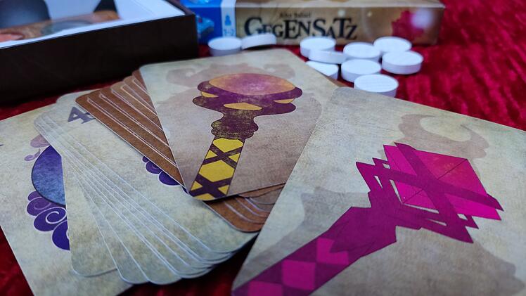 Spiele-Test Gegensatz: Rezension des Micro-Kartenspiels