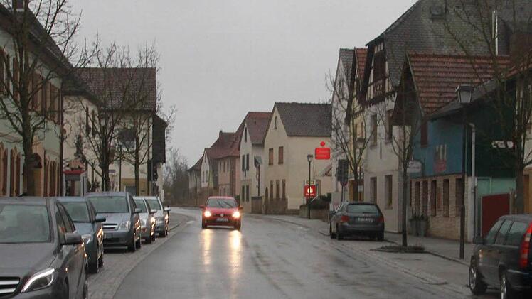 14 Hektar umfasst das Gebiet zwischen der Ebensfelder Hauptstraße (Bild) und der Unteren Straße, das in die Ortskernsanierung mit aufgenommen werden könnte. Foto: Matthias Einwag