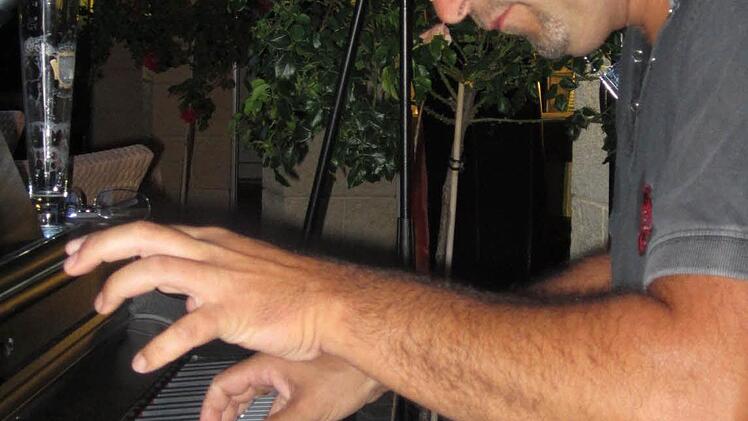 ... und der Musiker. Foto: Eckehard Kiesewetter