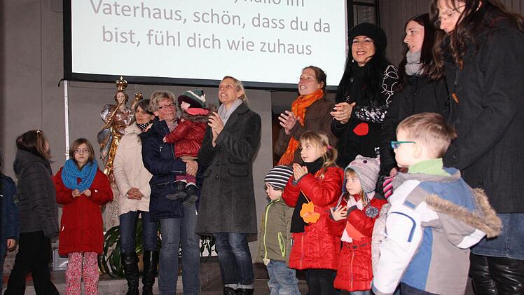 Bilder vom Besuch des Bischofs in Garitz. Fotos: Ralf Ruppert