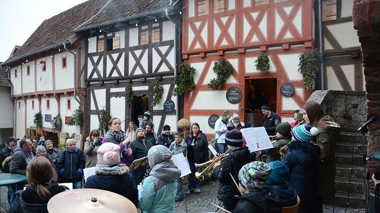 Vor allem die Jugendbläser freuen sich jedes Jahr wieder auf ihren Auftritt in Diebach. Fotos: Elisabeth Assmann