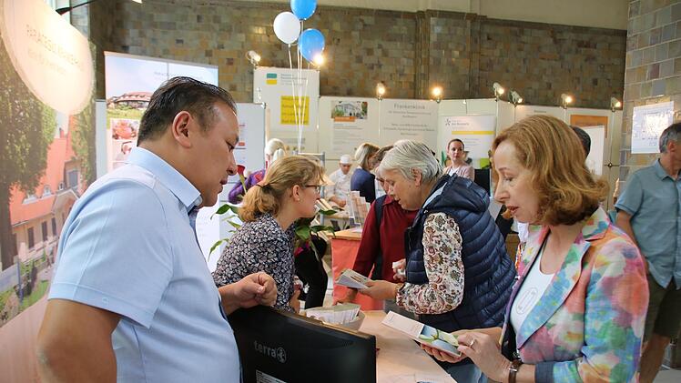 Ein Bild von früheren Gesundheitstagen: Dieses Jahr findet die Messe nicht nur in der Wandelhalle statt, sondern es gibt Angebote in der ganzen Stadt.