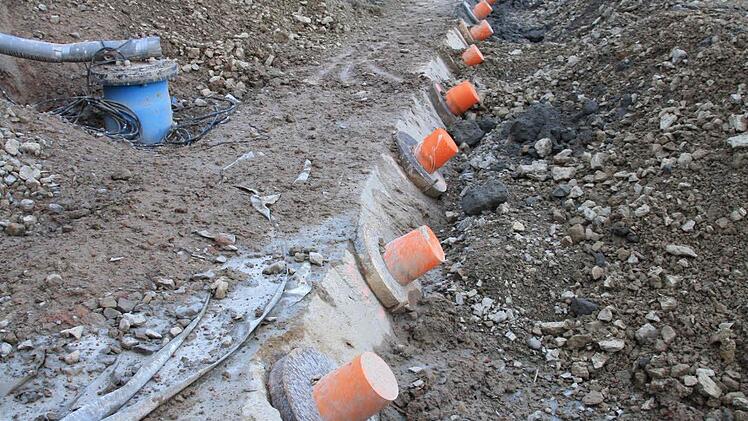 Die Bohrpfahlwand ist fertig. Fotos: Ralf Ruppert