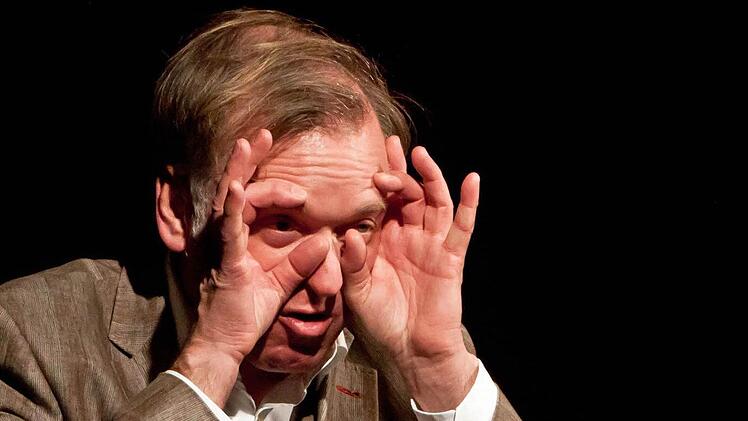 Christian Springer stellte sein Programm "Oben ohne" im "Schwarzen Bär" in Beiersdorf vor. Foto: Jochen Berger