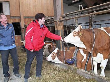 Manuela und Stefan Seelmann stehen schon Mal mitten in der Nacht auf um nach den Kühen zu sehen.