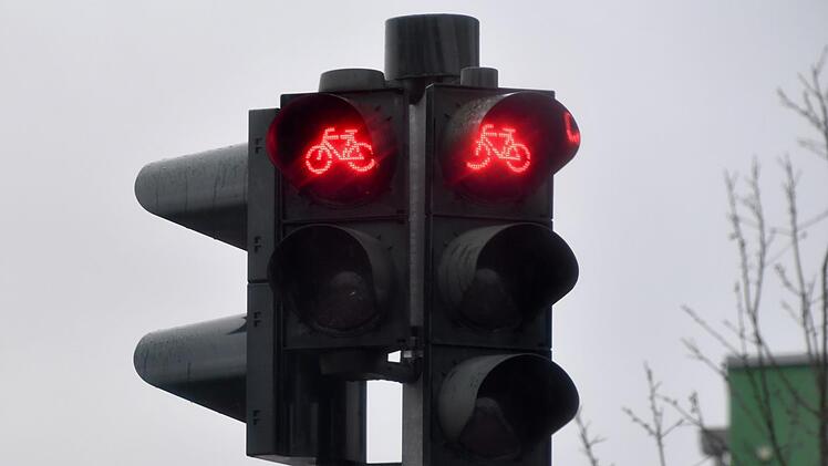 Eine Radfahrerampel an der Magazinstraße. Symbolfoto: Ronald Rinklef