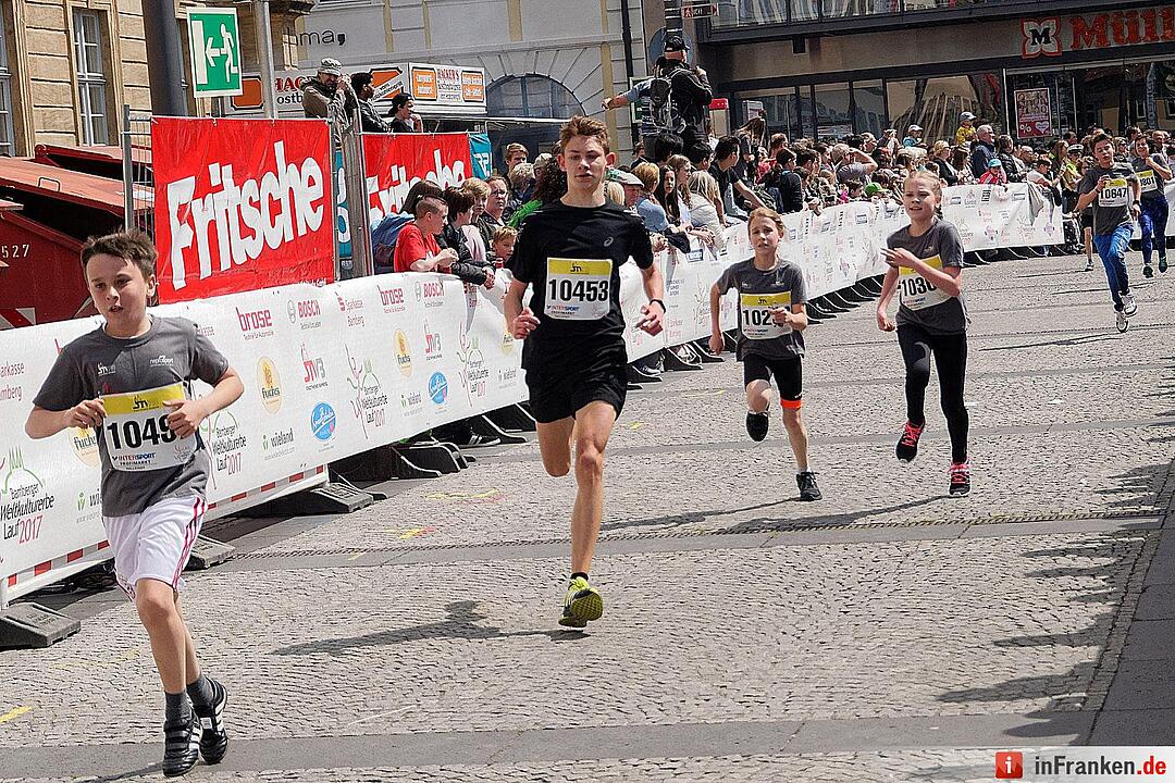 Weltkulturerbelauf 2017 in Bamberg: Der Zieleinlauf am Maxplatz