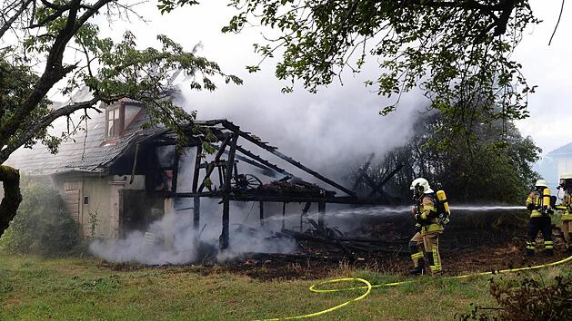 Auch dieser Schuppen bei Oberwallenstadt war unter den Objekten, die in den vergangenen Wochen in Flammen aufgingen. Archivbild: Frank Spitzenpfeil