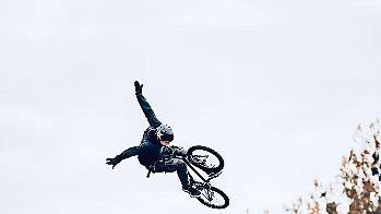 Spektakul&auml;res gibt es bei der BMX-Show der Coburg Lokals auf der Mauer zu sehen.