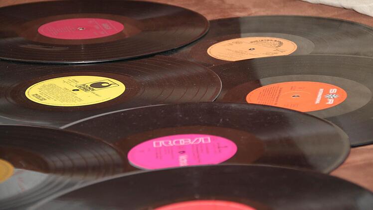 Diese Schallplatten sollen zur Deko an die Wand.