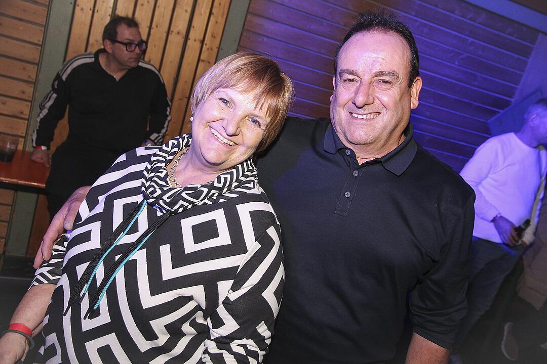 Mit vielen Party-Songs der 80er & 90er und Rock-Pop Klassikern