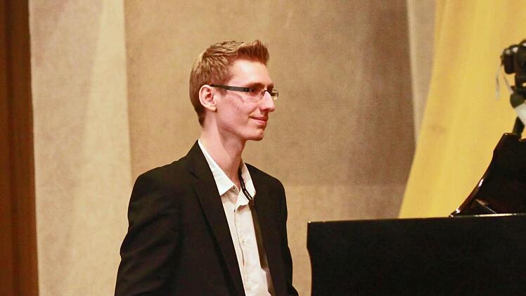 Bei seinem Konzert-Debüt im Casimirianum beeindruckte Andreas Wolff mit einem Programm unter dem Motto "Best of Ludovico Einaudi".Foto: Jochen Berger