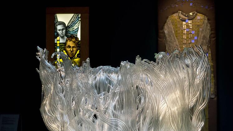 Julius Weiland "Informel STructure 4", zu sehen beim 4. Coburger Glaspreis im Glasmuseum RosenauFoto: Jochen Berger