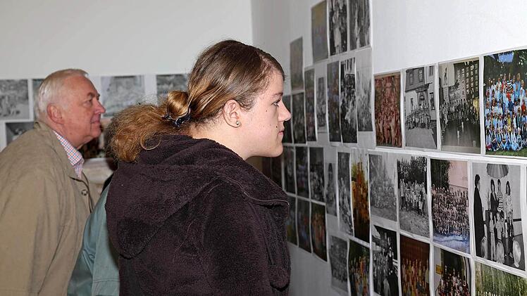 Auf großes Interesse stieß die Foto-Ausstellung "100 Jahre Sophienheim-Kindergarten".
