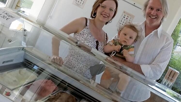 Familie Hofweber hat im Staatsbad Bad Brückenau eine Eisdiele eröffnet. Einfach so. Foto: Ulrike Müller