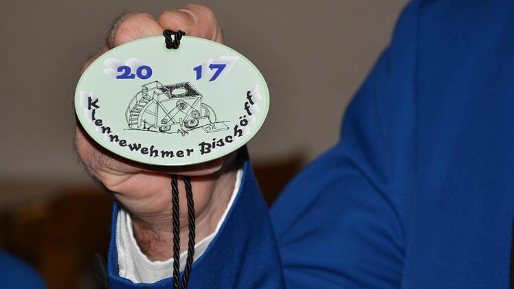 Bei der Faschingseröffnung wurde auch der neue Orden dargestellt: als Motiv ist eine "Altweibermühle" abgebildet. Der Orden wurde von Oliver Jurk entworfen.