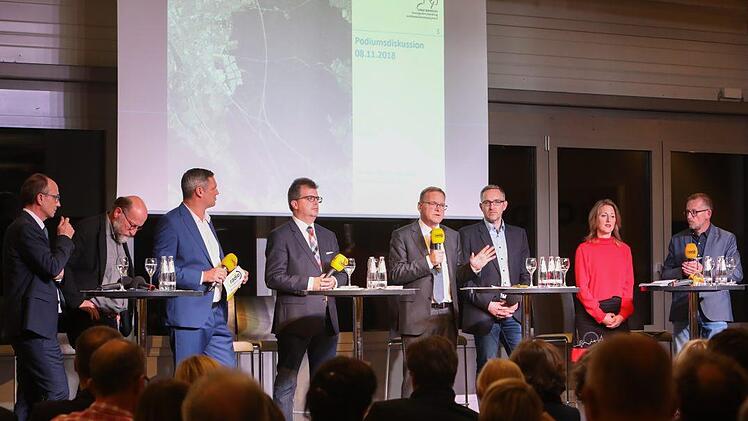 Podiumsdiskussion zum Gewerbepark Geisfelder Straße in der Brose-Arena. Foto: Barbara Herbst