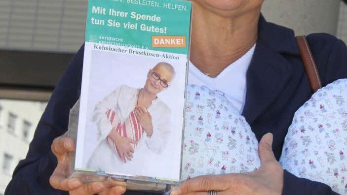 Diana Miskolci hat ein Jahr lang um ihr Leben gekämpft: Und ein Herzkissen, das sie zu Beginn ihrer Chemo bekommen hat, hat ihr unglaublich viel geholfen. Foto: Sonja Adam