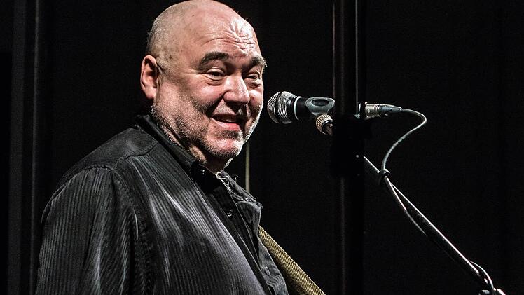 Warum der in Bamberg lebende Liedermacher Wolfgang Buck viele Fans in der Region Coburg hat.