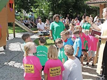 Pfarrer Matthias Steffel in der Kindertagesstätte  Foto: Mathias Erlwein