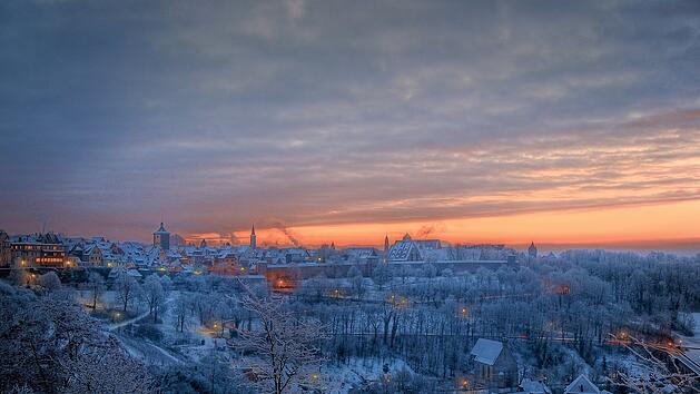 Winter in Rothenburg o.d. Tauber- Spital Tal Schnee Kobolzeller Kirche Sonnenuntergang M&uuml;hlen wandern Lichter Stadtmauer WinterRothenb_WP