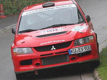 Mit dem Mitsubishi Lancer Evo 9 hat Reinhard Honke viele Rallyes erfolgreich bestritten ...