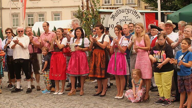 Die Festbesucher zollten viel Beifall.