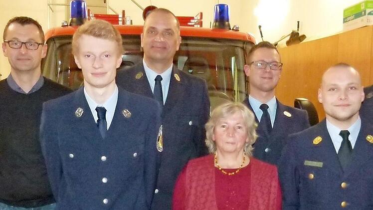 Ehrungen bei der Feuerwehr Löbelstein Foto: Lothar Weidner