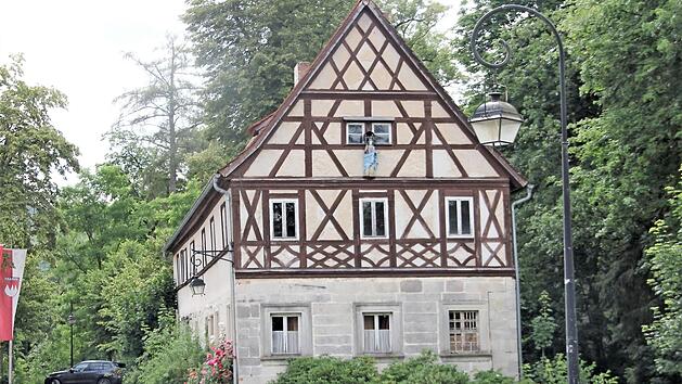 Auch das Kuratenhaus auf dem Areal des Wasserschlosses soll neu in Szene gesetzt werden.  Foto: Veronika Schadeck