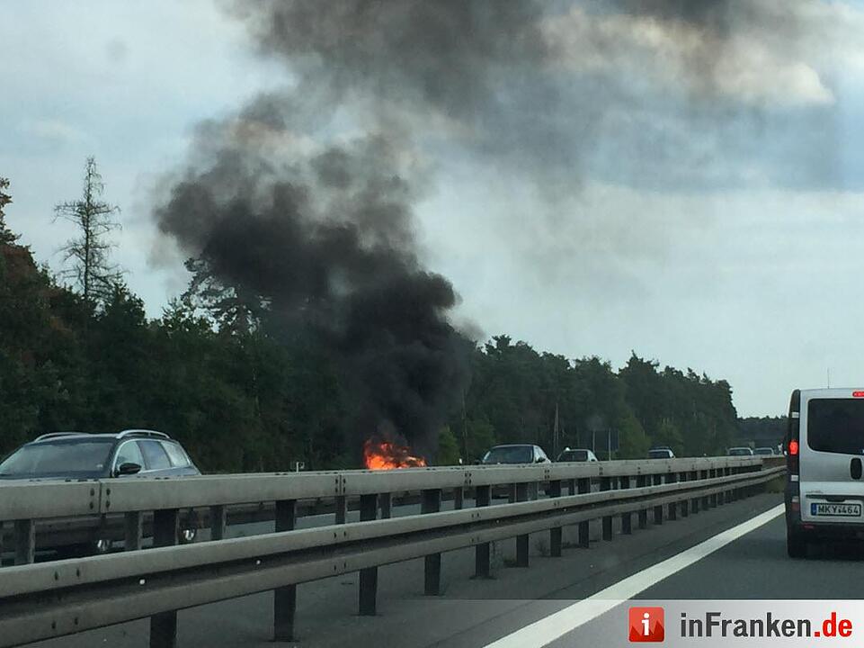 BMW brennt auf A3 völlig aus