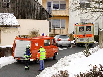 Feuerwehr und Notarzt waren bei dem Unglück Anfang des Monats im Einsatz. Fotos: Klaus-Peter Wulf